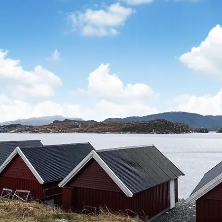Holiday home 3 Bedroom Cozy In Averoy Sofstad