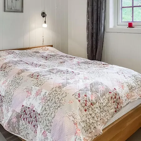 Holiday home 3 Bedroom Cozy In Averoy