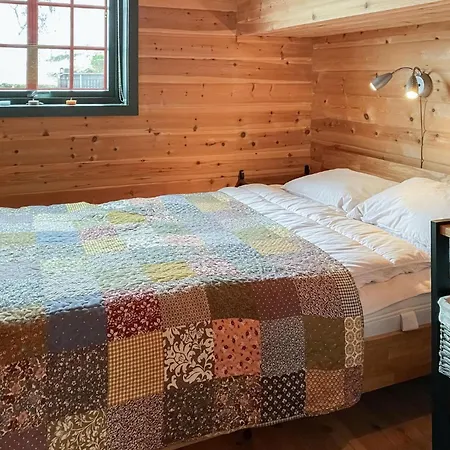 Holiday home 3 Bedroom Cozy In Averoy *