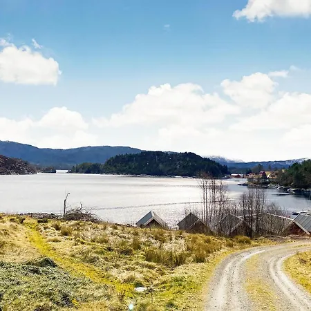 Holiday home 3 Bedroom Cozy In Averoy Sofstad