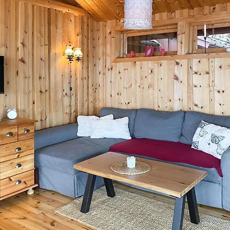 Holiday home 3 Bedroom Cozy In Averoy *