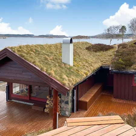 Holiday home 3 Bedroom Cozy In Averoy